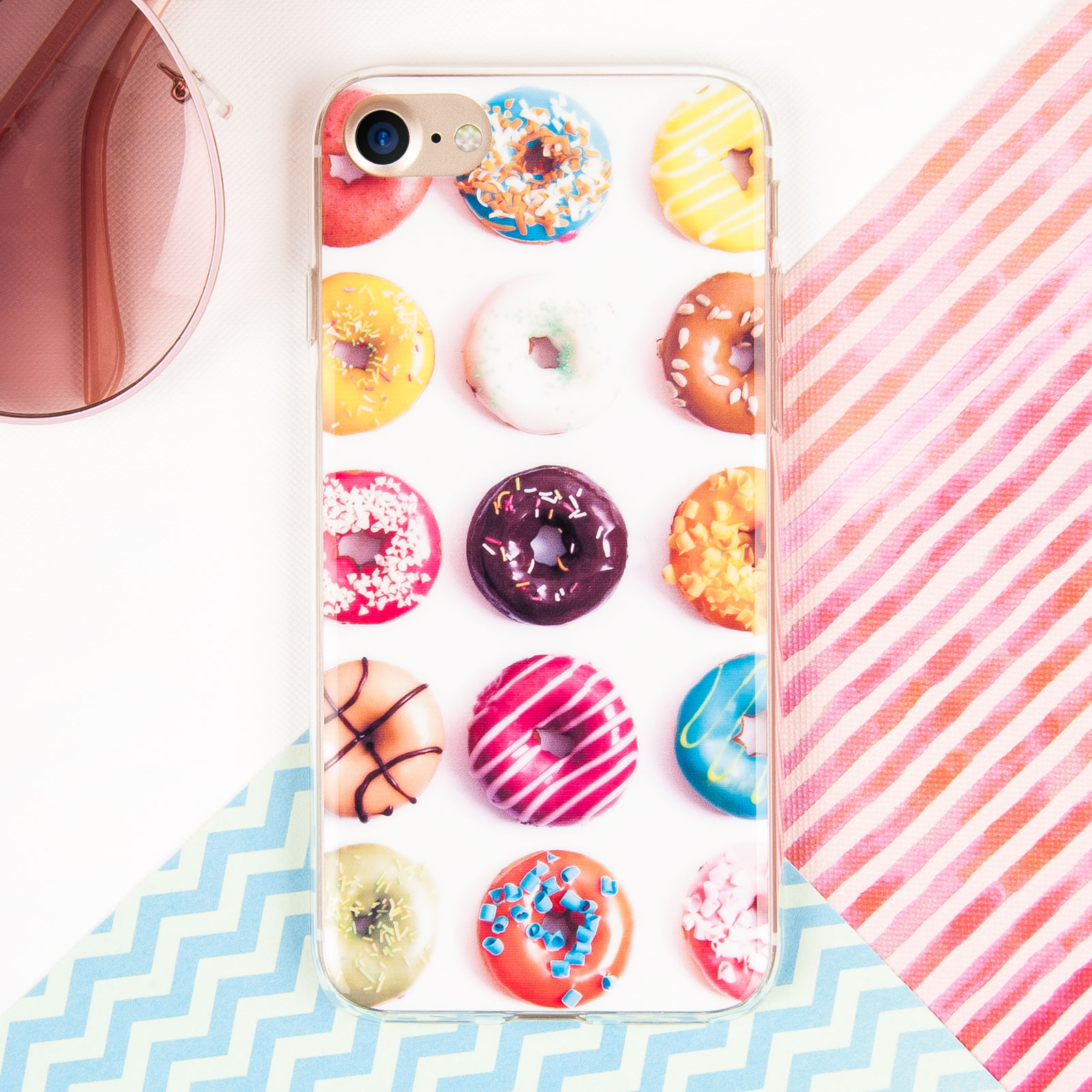 YouSave Accessories iPhone 7 Gel Case - Doughnut